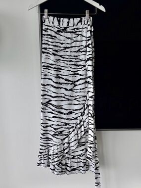 Melissa Odabash Animal Print midi skirt size S